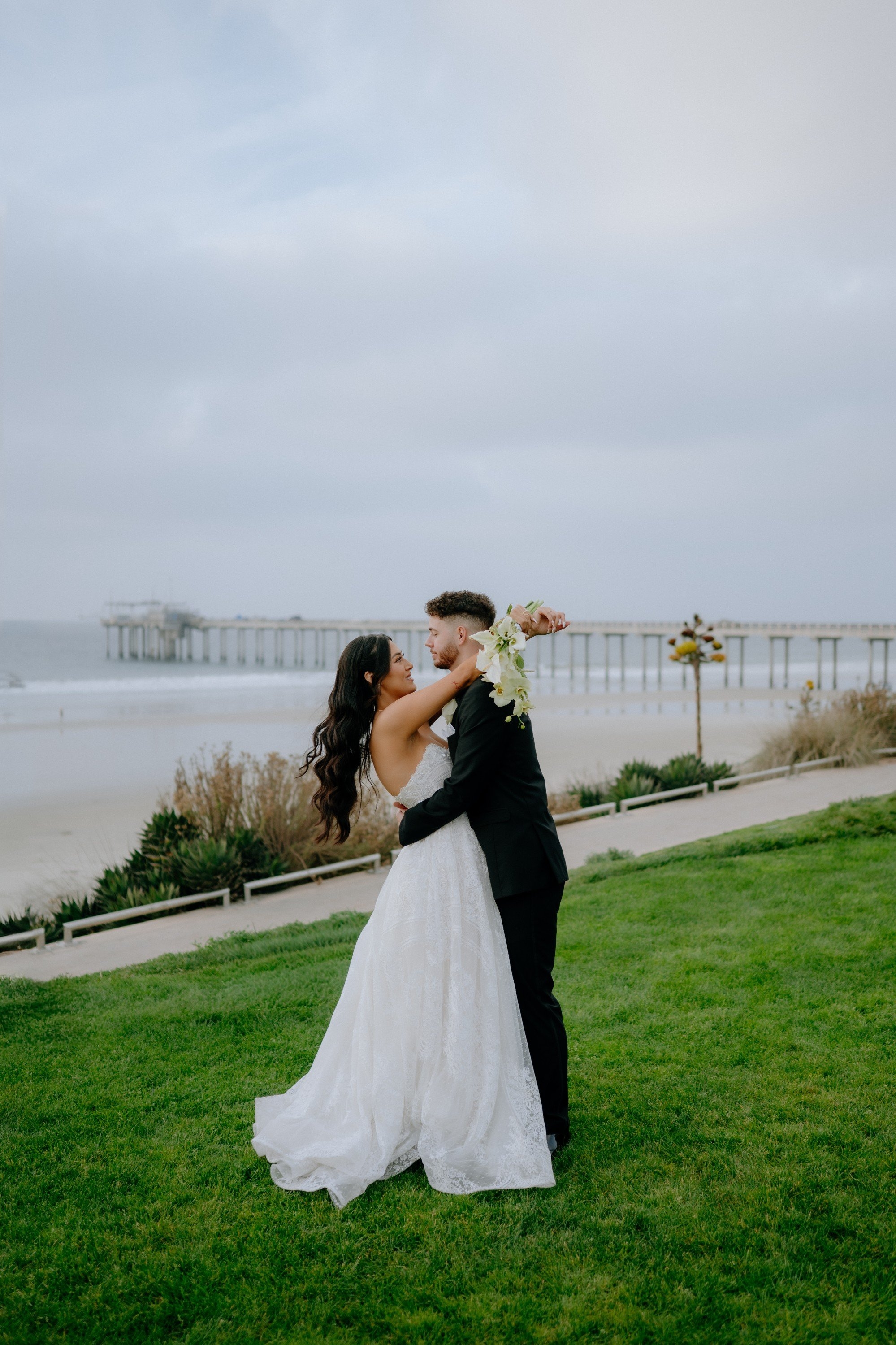 carousel-hero-element image-0