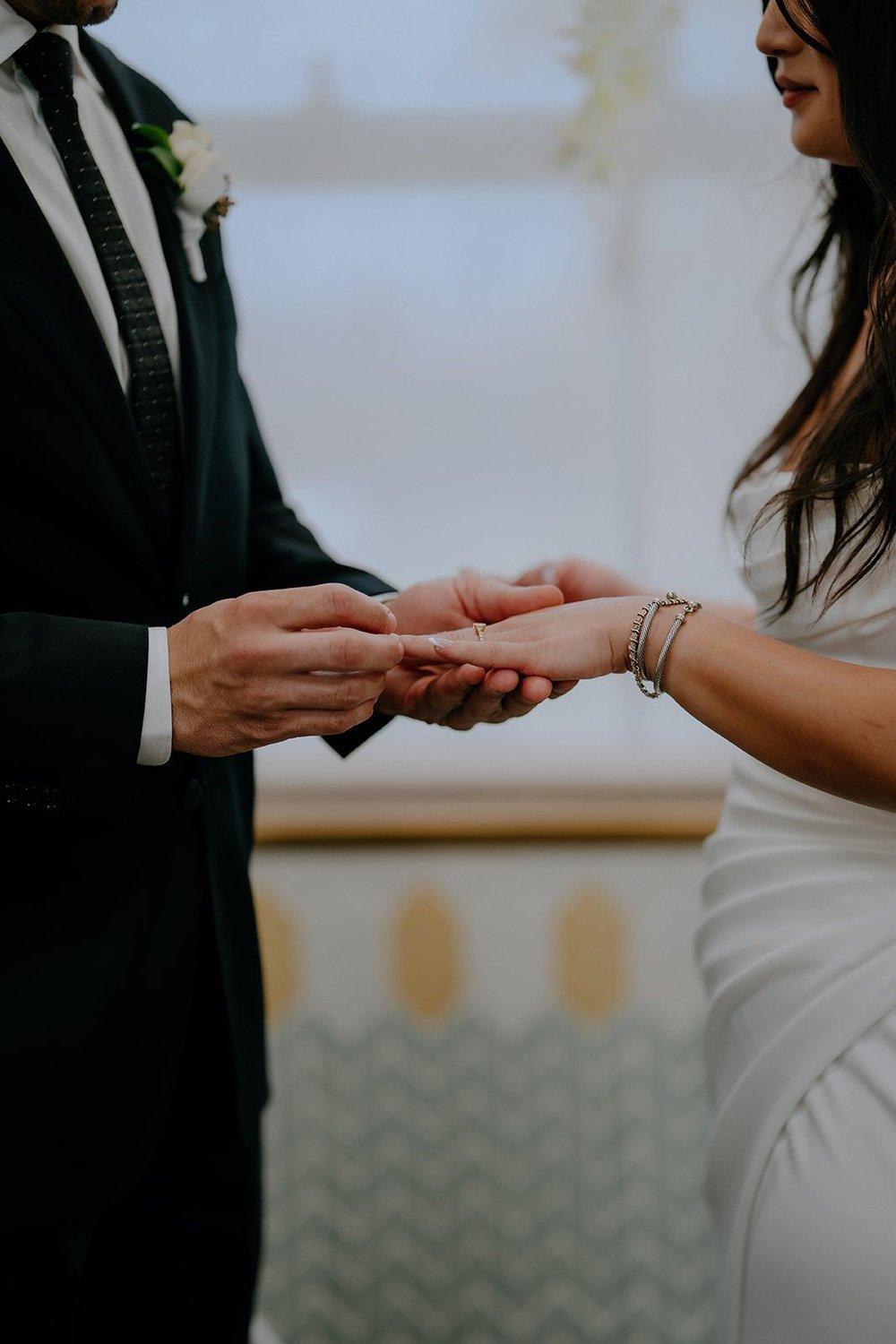 carousel-hero-element image-14