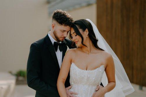 carousel-hero-element image-0