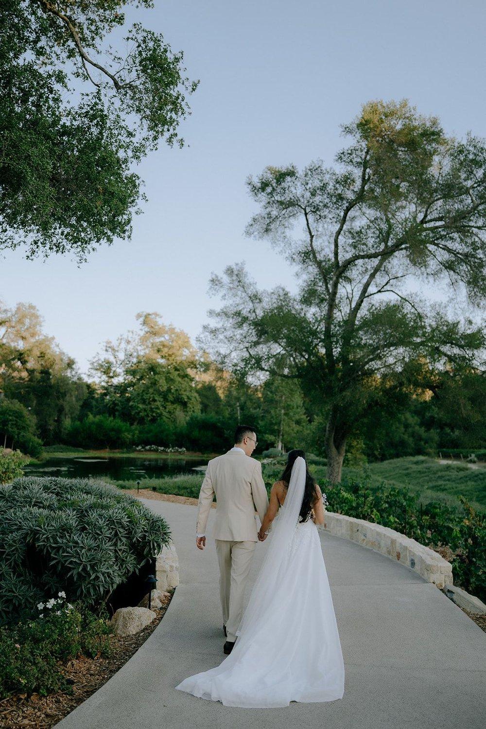 carousel-hero-element image-14