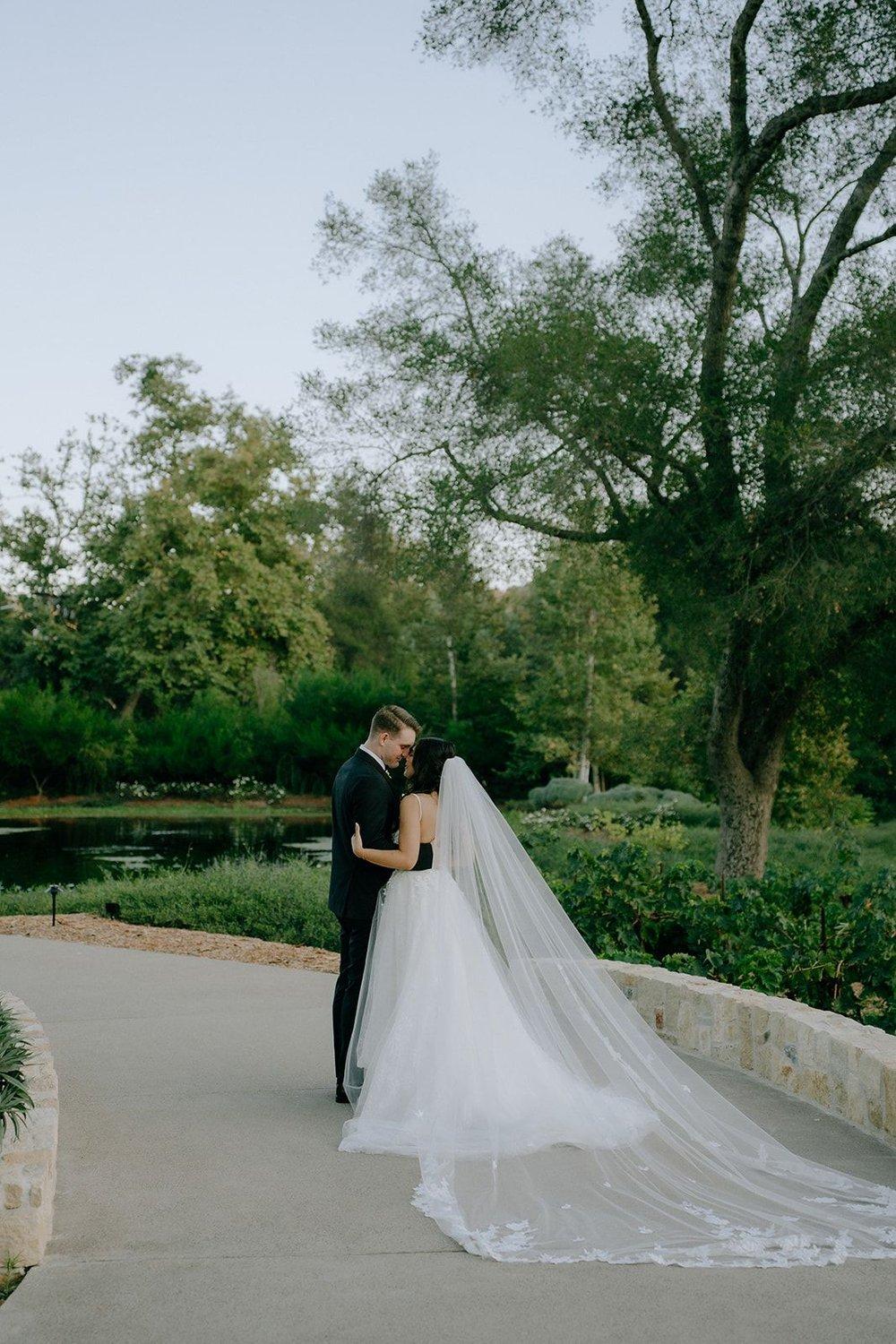 carousel-hero-element image-1